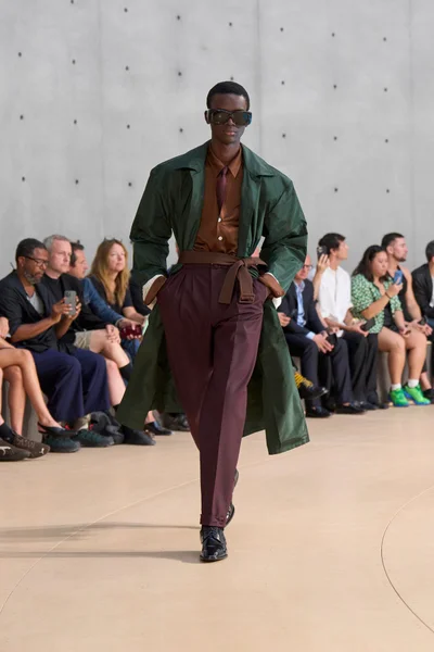 Look 13